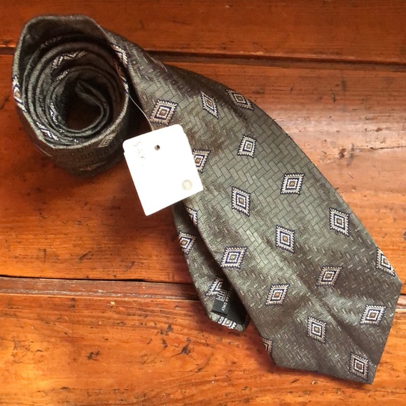 HICKEY FREEMAN 100% silk Made In Italy Muted Grey Blue Textured
Geometric NEW - Picture 12 of 16